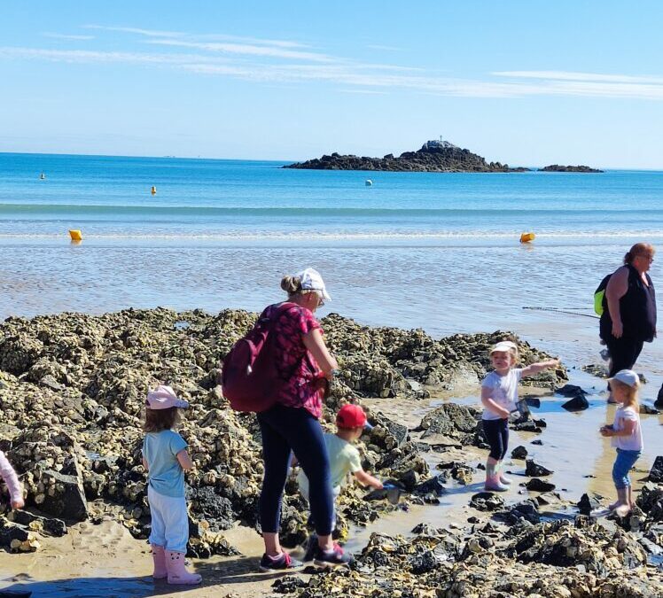 Sortie scolaire à Martin-Plage : une belle matinée de découverte au bord de la mer